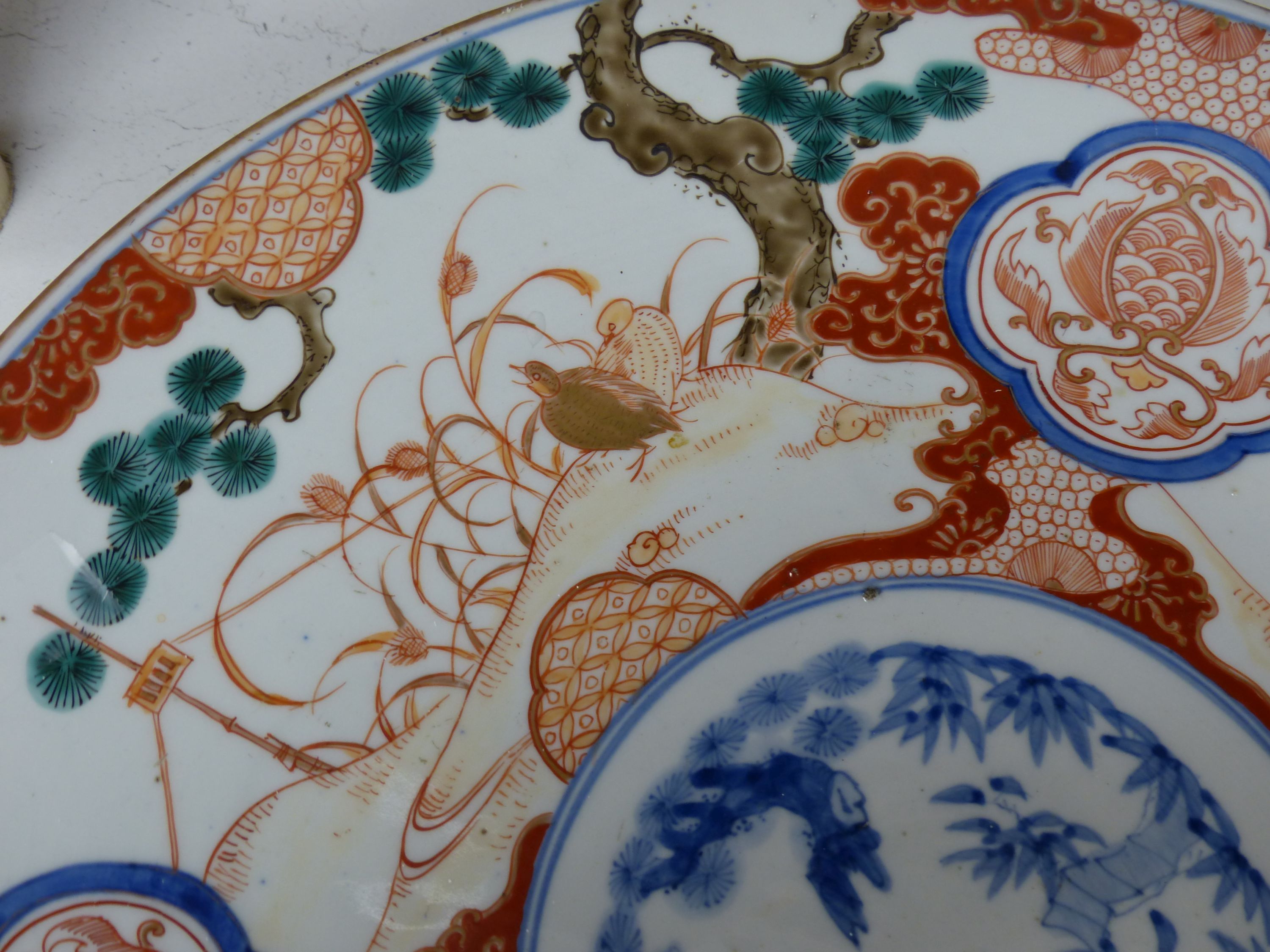A Japanese Imari dish, box and cover, a pot, vase, late 19th/20th century